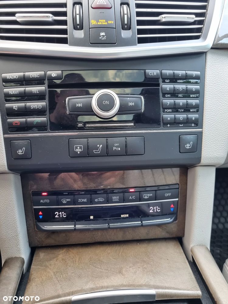 Mercedes-Benz Klasa E 350 4-Matic Elegance - 17