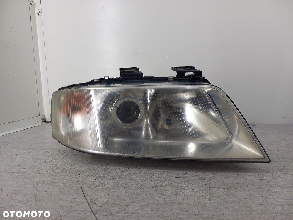 LAMPA PRZÓD PRAWA XENON AUDI A6 C5 - 1