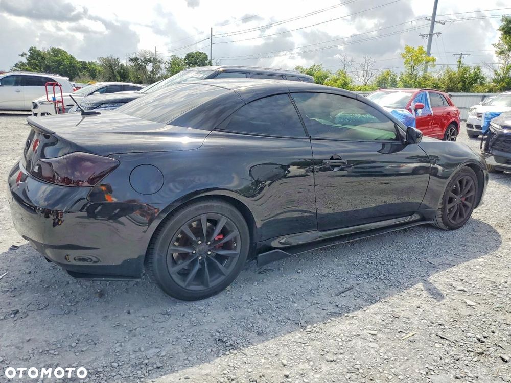Infiniti G G37 - 4