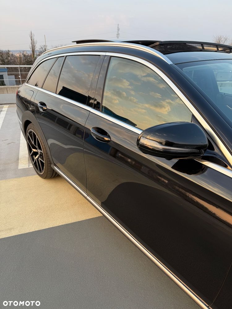Mercedes-Benz Klasa E 220 d 4-Matic 9G-TRONIC - 13