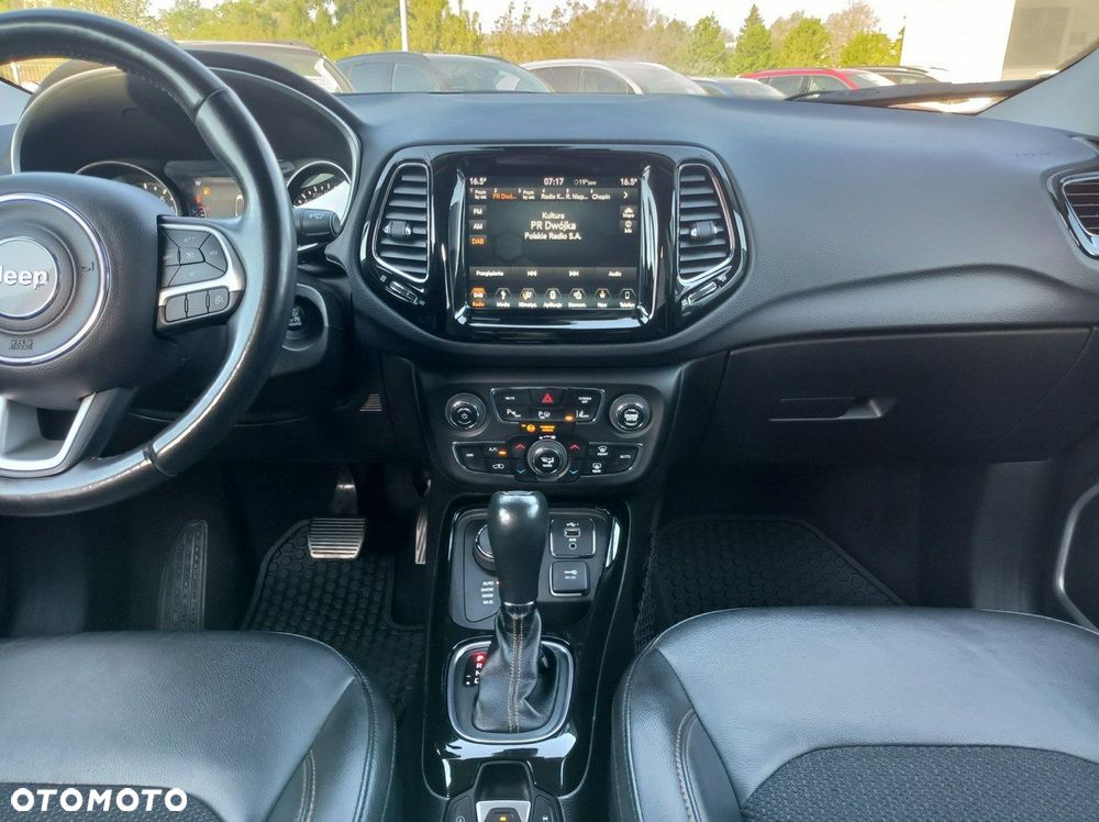 Jeep Compass - 23