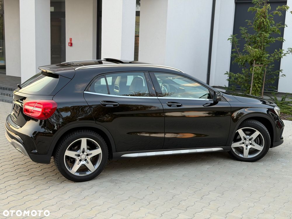 Mercedes-Benz GLA 250 4Matic 7G-DCT AMG Line - 18