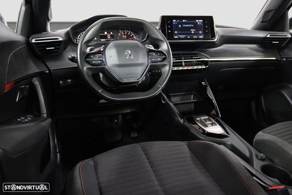 Peugeot 2008 1.2 PureTech Active Pack EAT8 - 4