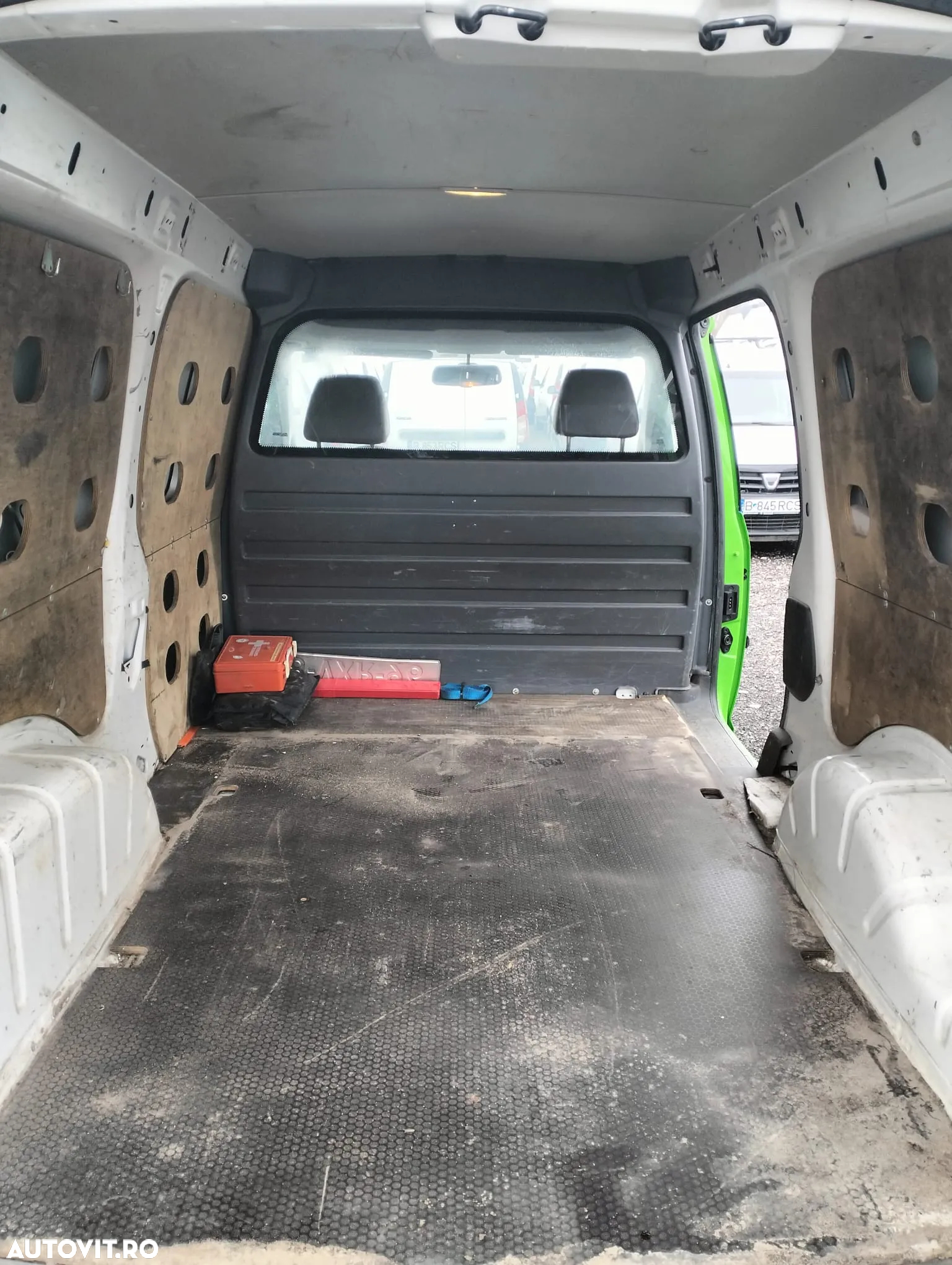 Volkswagen Caddy - 9