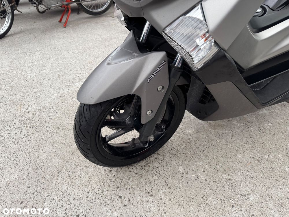 Yamaha NMAX - 15