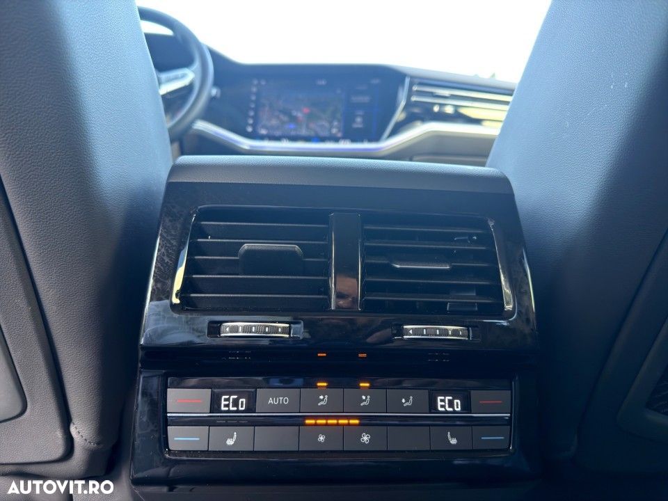 Volkswagen Touareg - 23