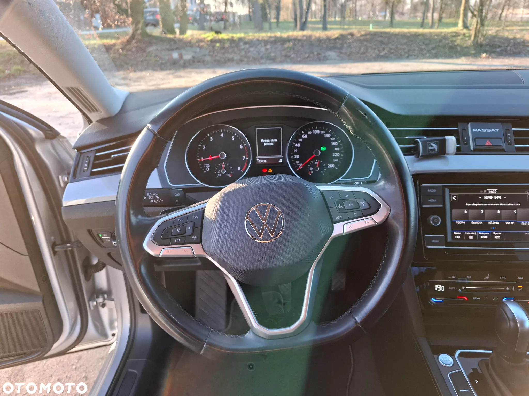 Volkswagen Passat - 12
