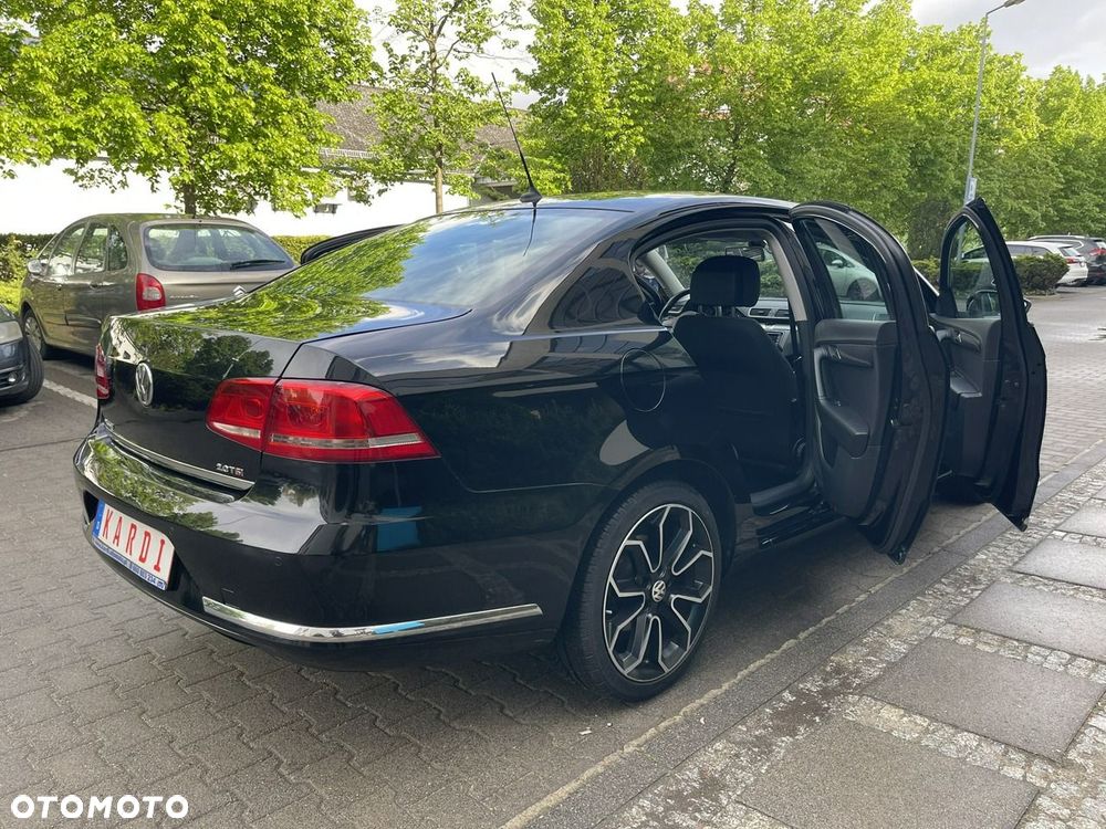 Volkswagen Passat - 15