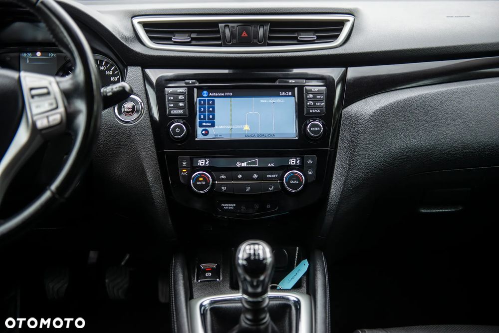 Nissan Qashqai 1.6 DIG-T Tekna - 33