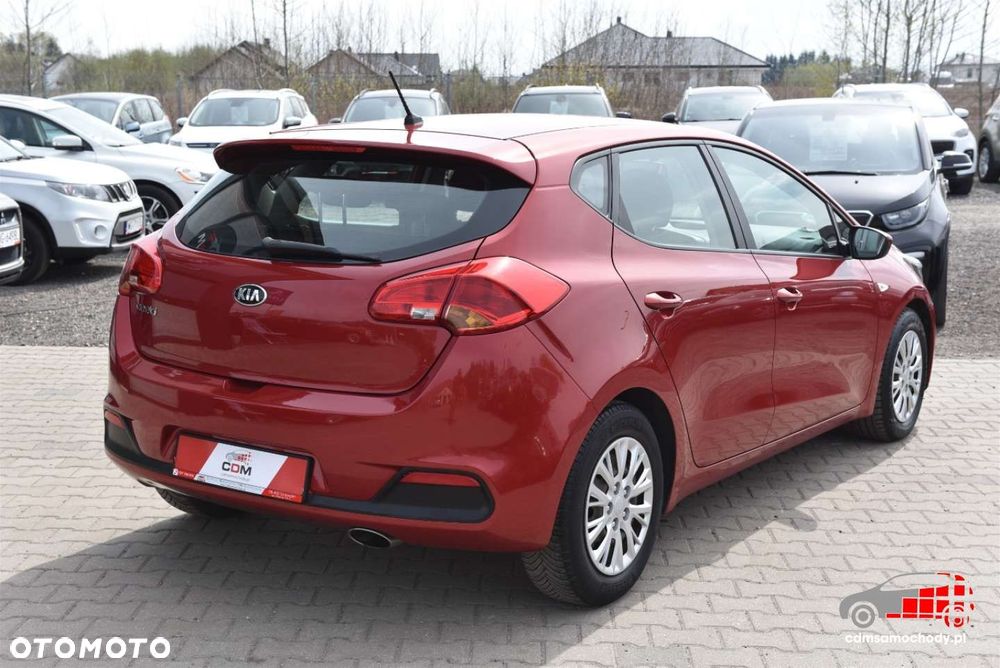 Kia Ceed - 10