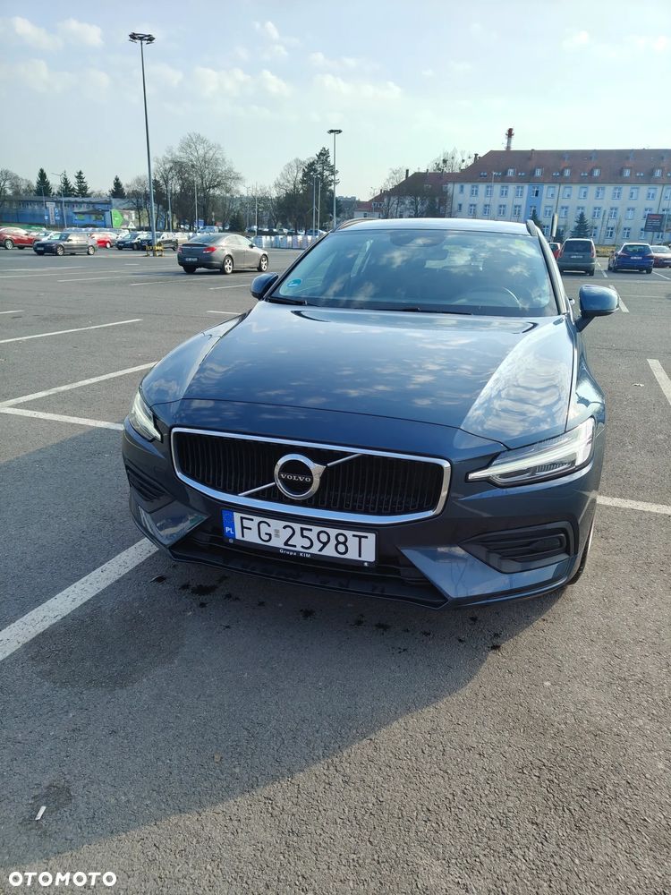 Volvo V60 B3 B DKG Momentum - 9