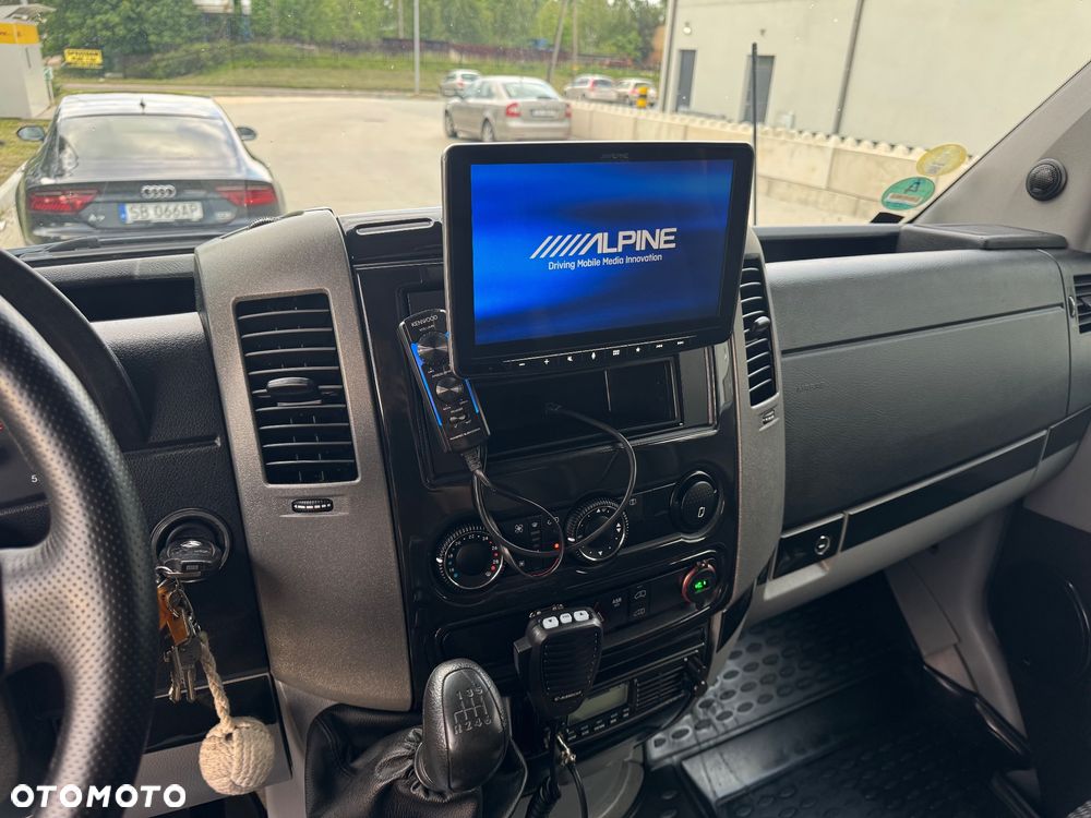 Mercedes-Benz SPRINTER - 11