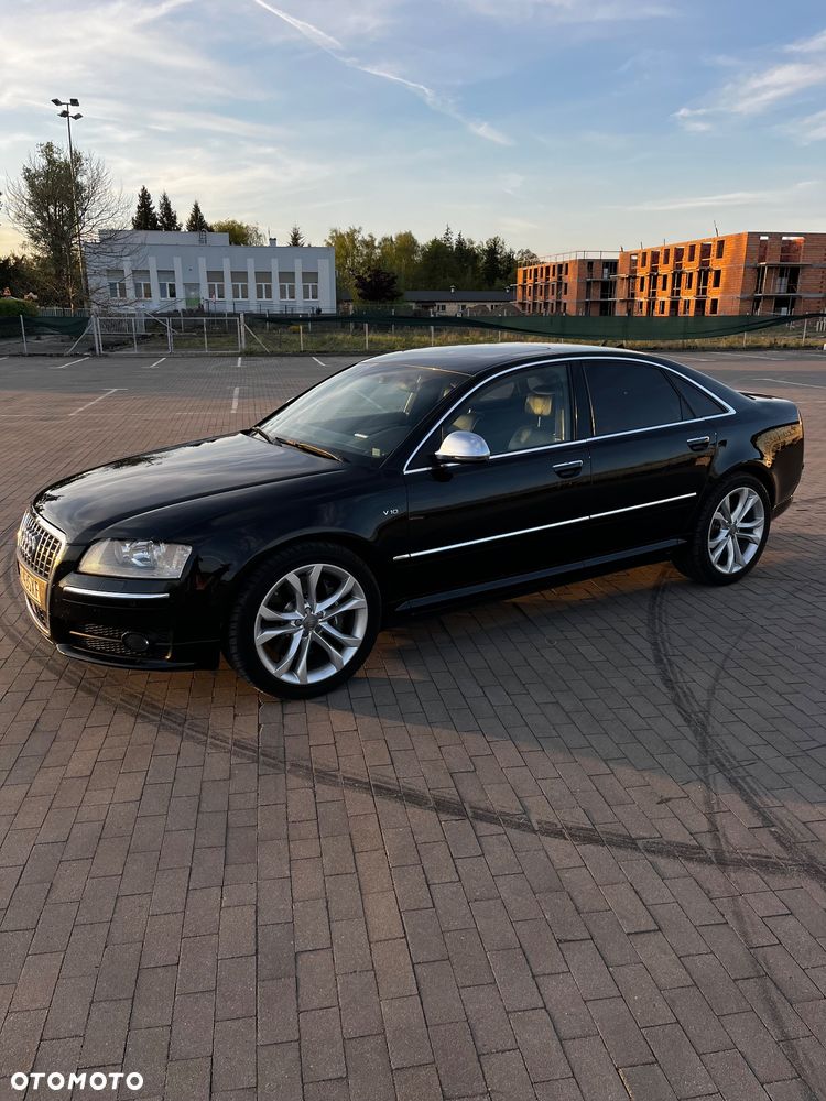 Audi S8 - 11