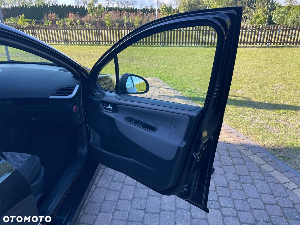 Peugeot 207 - 21