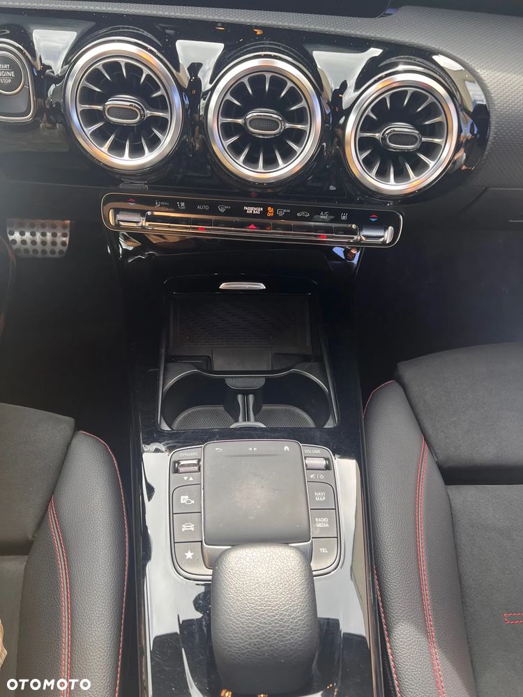 Mercedes-Benz Klasa A 250 E AMG Line 8G-DCT - 9