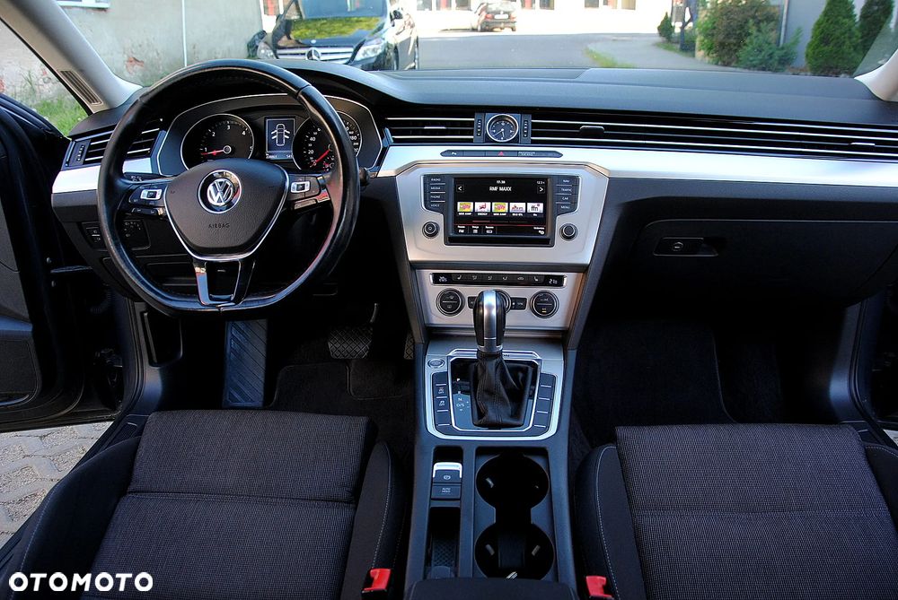 Volkswagen Passat Variant 2.0 TDI SCR 4Motion DSG Comfortline - 12