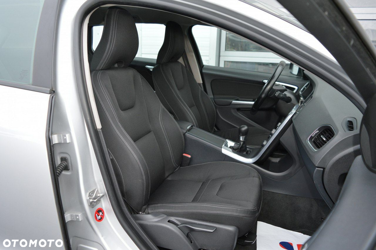 Volvo V60 D2 Kinetic - 27