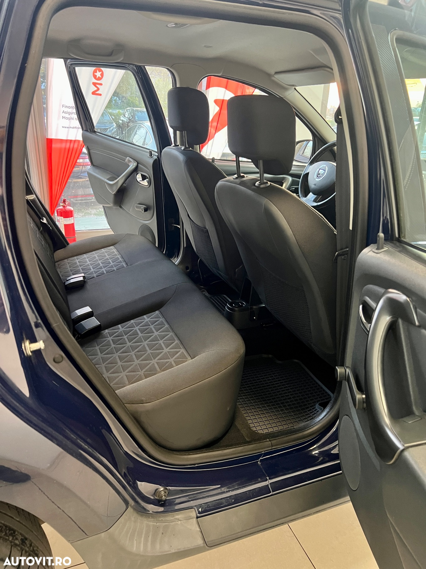 Dacia Duster dCi 110 FAP 4x2 Blackshadow - 9