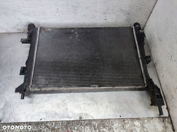 FORD FOCUS MK3 C-MAX MK2 1.6 TDCI CHŁODNICA WODY BV61-8005-B