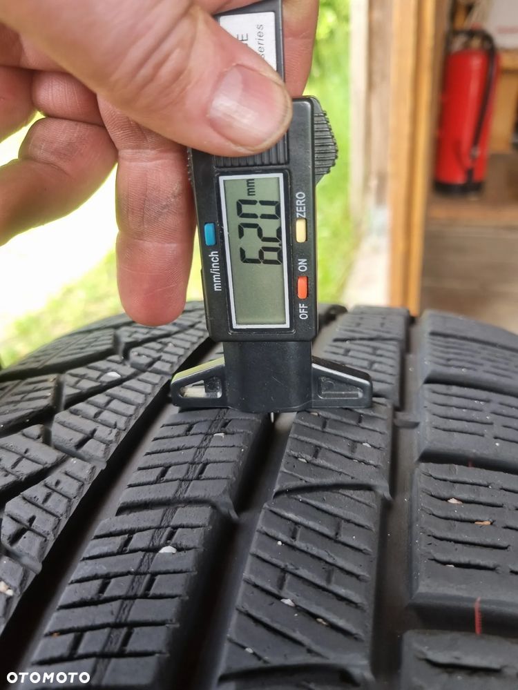 OPONY Pirelli P Zero Winter 245/45R19 102H 2024r, 2x6,2mm bdb stan - 4