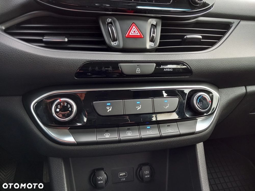 Hyundai i30 1.5 DPI Modern - 17