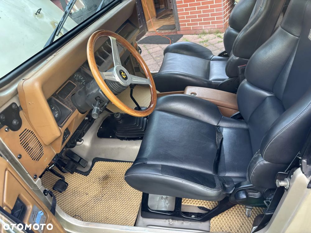 Jeep Wrangler - 22