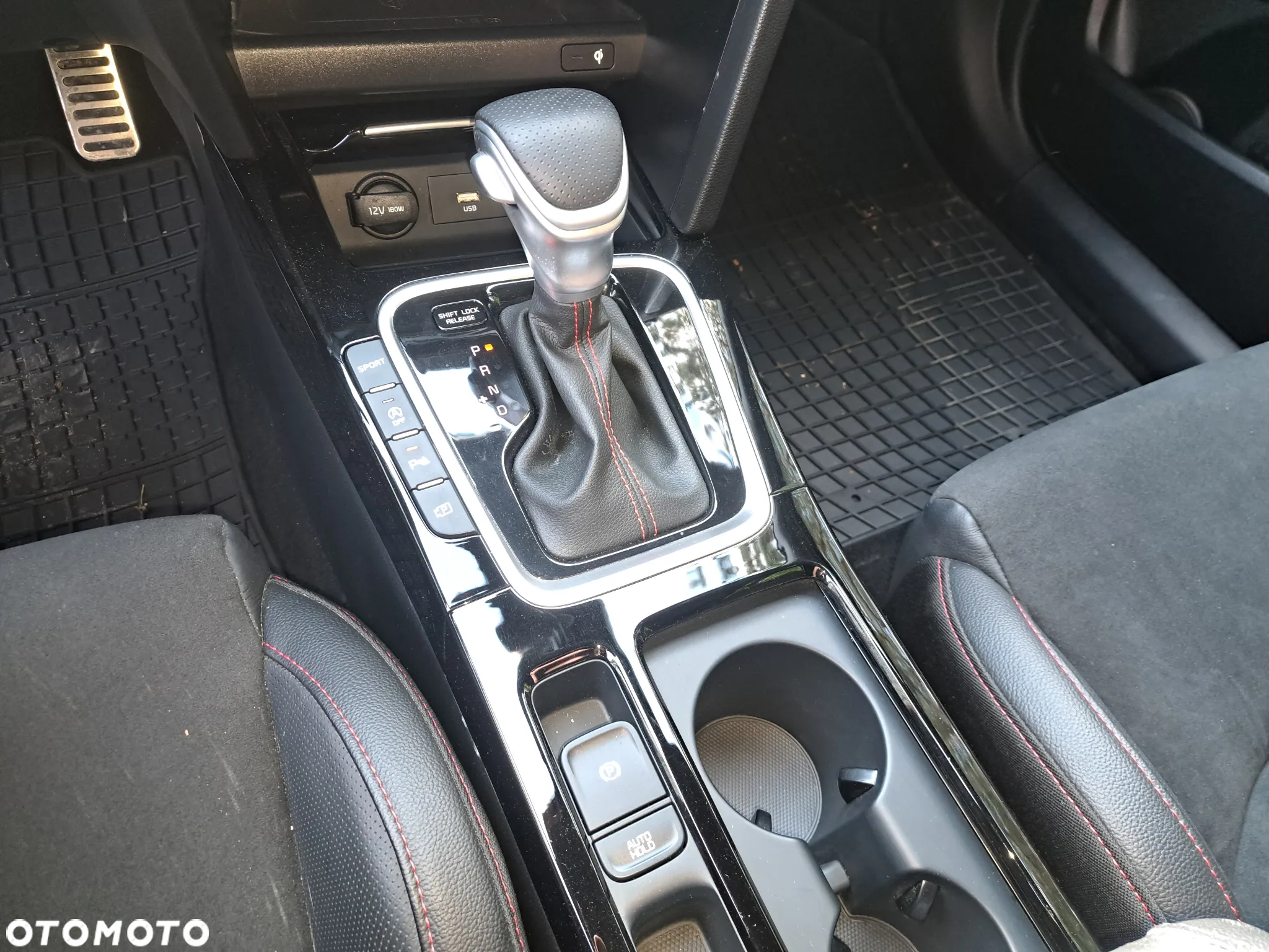 Kia ProCeed 1.6 T-GDI GT DCT - 14