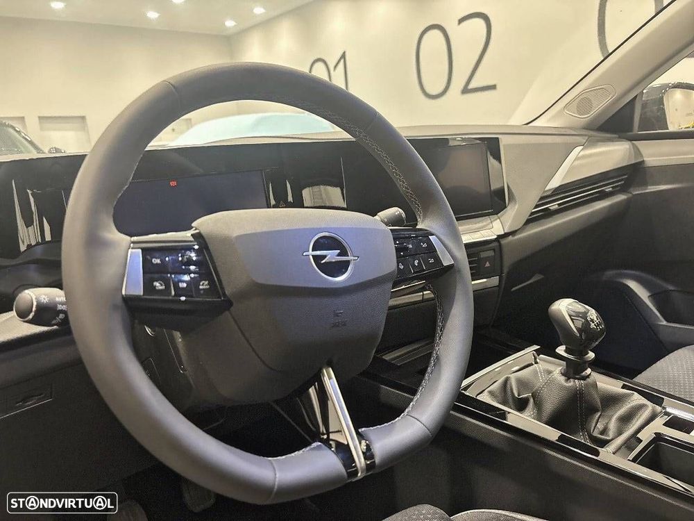 Opel Astra 1.2 T Edition - 12