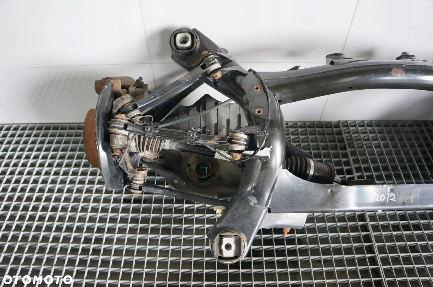 BELKA OŚ TYŁ SANKI ZAWIESZENIE BMW F20 - 12