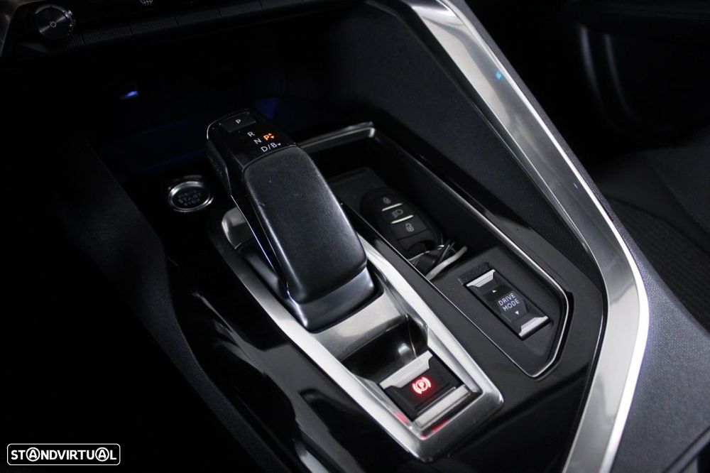 Peugeot 3008 1.6 Hybrid Allure Pack e-EAT8 - 32