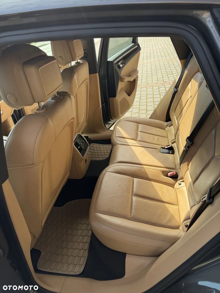 Porsche Macan - 13