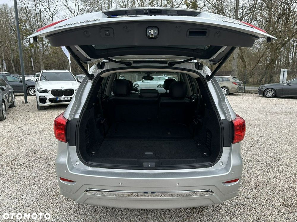 Nissan Pathfinder - 10