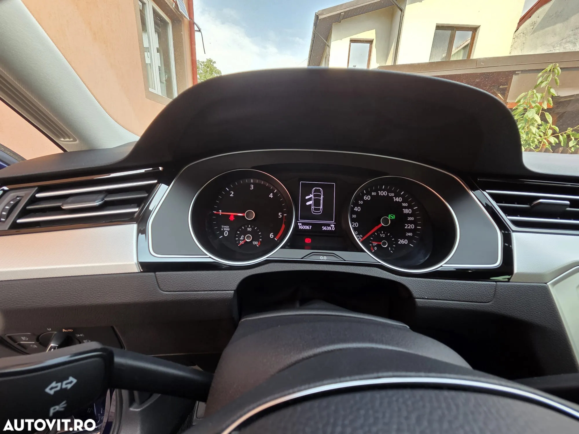 Volkswagen Passat 1.6 TDI DSG Comfortline - 4