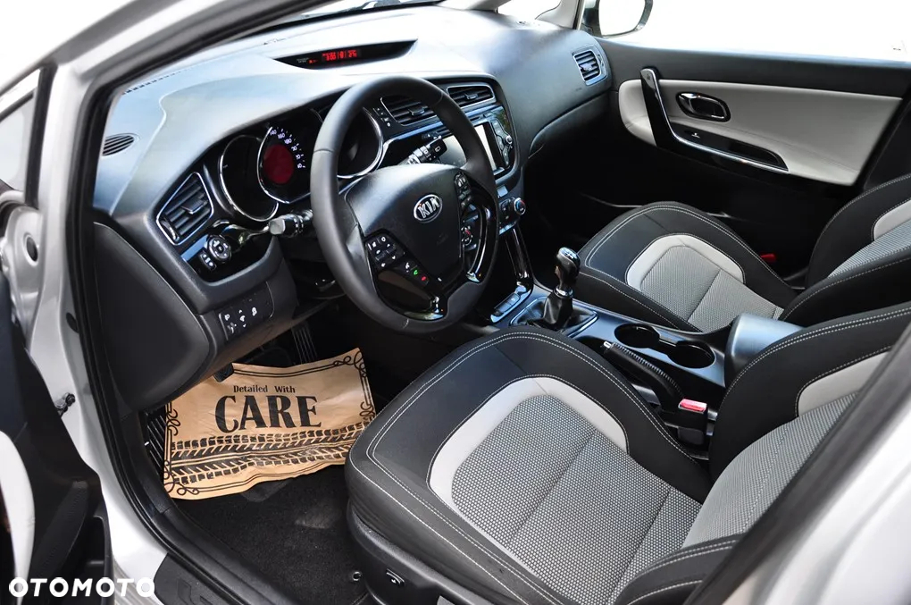 Kia Ceed 1.6 GDI ISG Spirit - 28