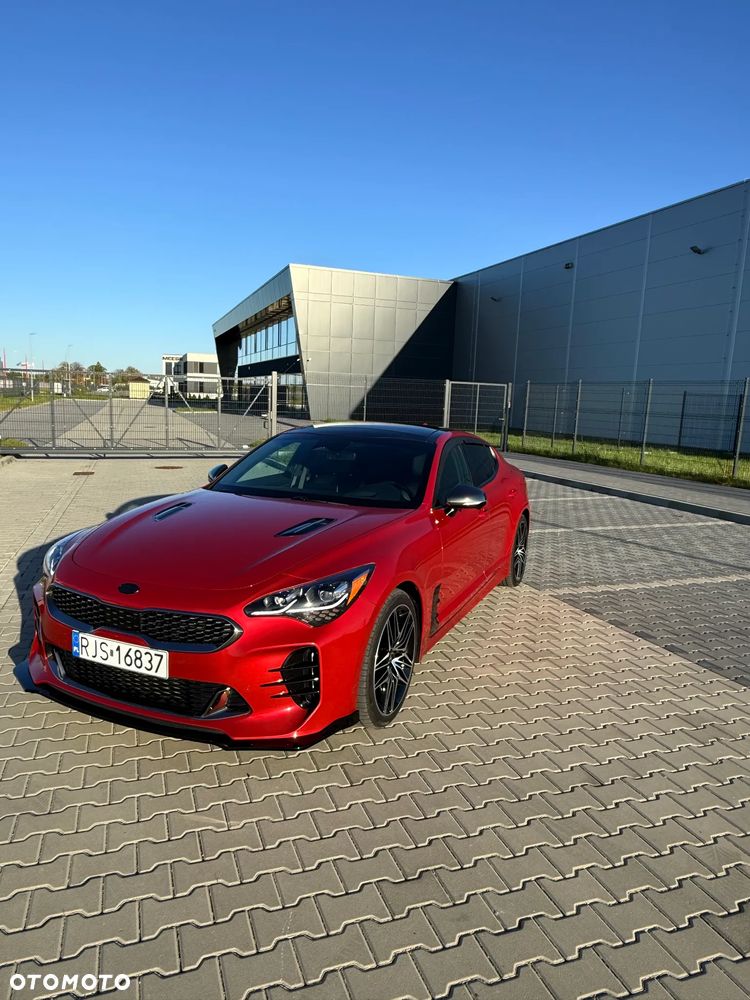 Kia Stinger - 12