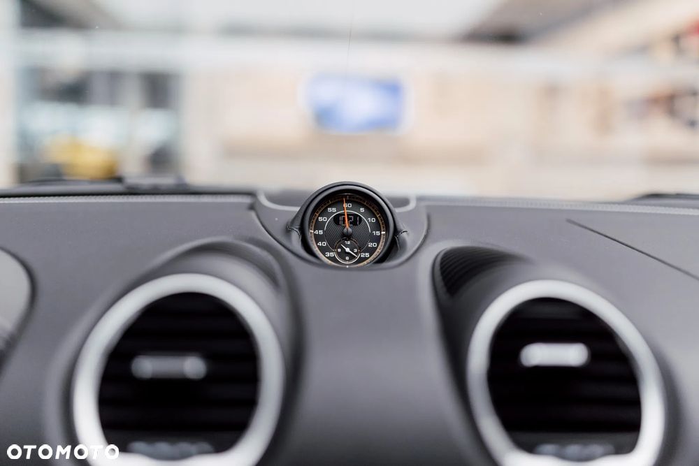 Porsche 718 Cayman - 32