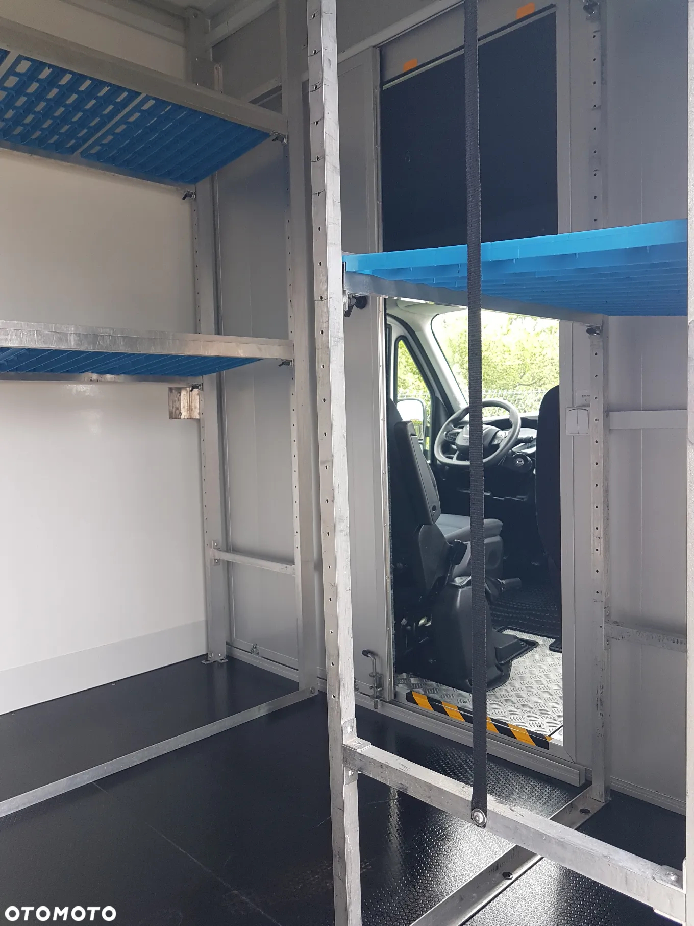 Iveco DAILY KONTENER NISKOPODŁOGOWY 4,43x2,23x2,42 SKLEP FOODTRUCK BAR KLIMA KONIOWÓZ KAMPER - 35