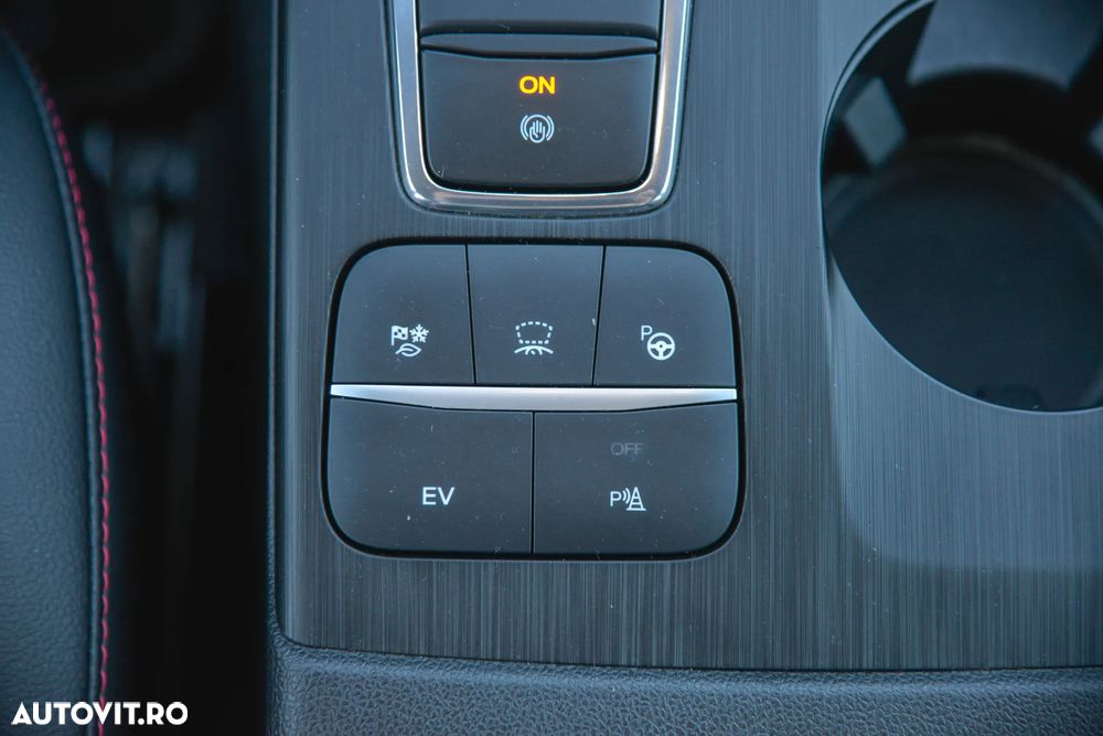 Ford Kuga 2.5 Duratec PHEV ST Line X - 23