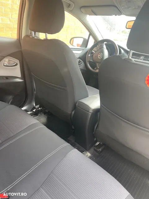 Toyota Avensis 1.8 Executive - 19
