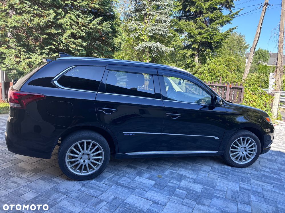 Mitsubishi Outlander 2.0 4WD Plug-In Hybrid - 10