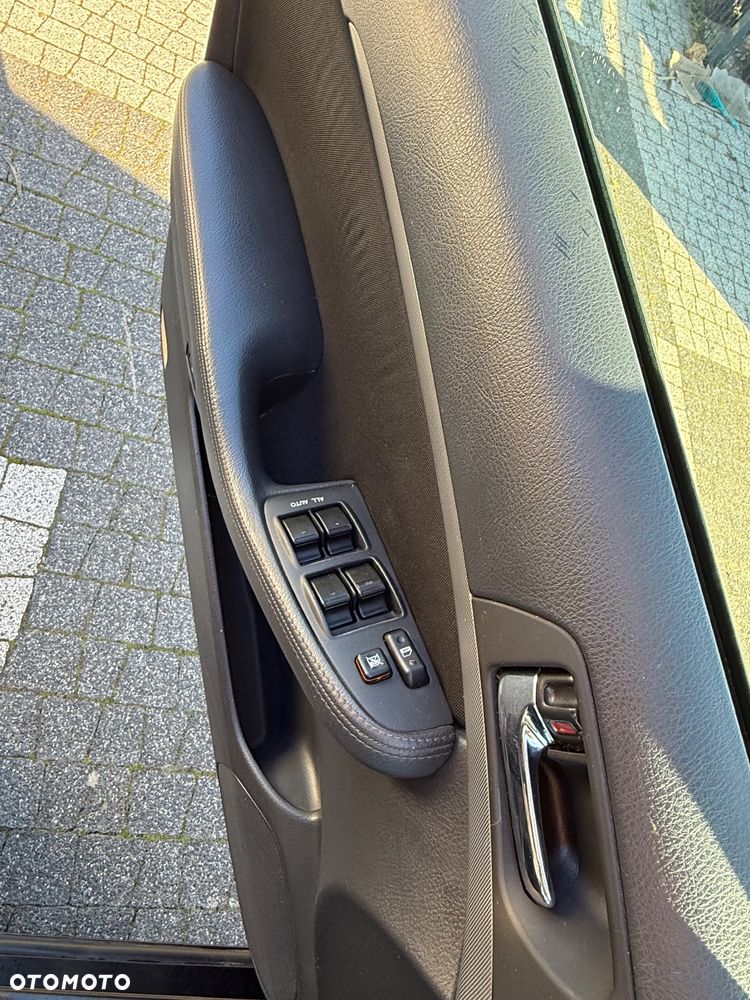 Toyota Avensis 1.8 VVT-i Combi - 10