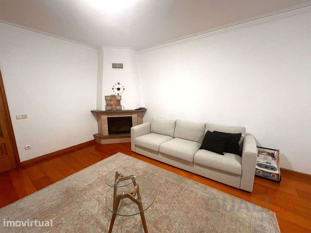 Apartamento T3 com varandas e garagem fechada em Real em Braga - Grande imagem: 2/48