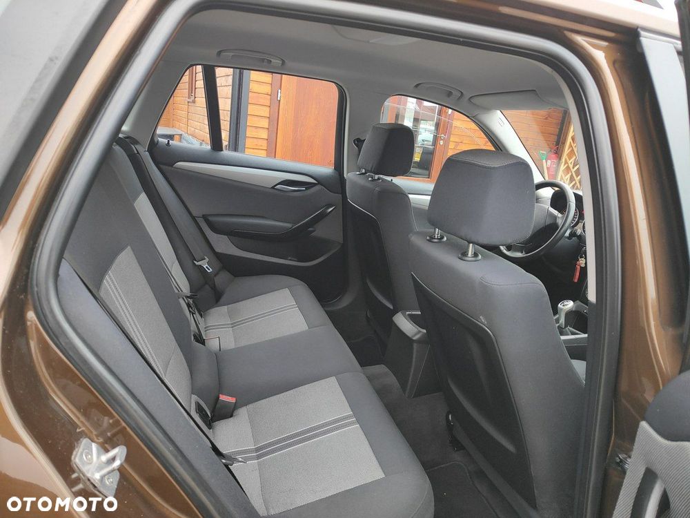 BMW X1 sDrive18d xLine - 23