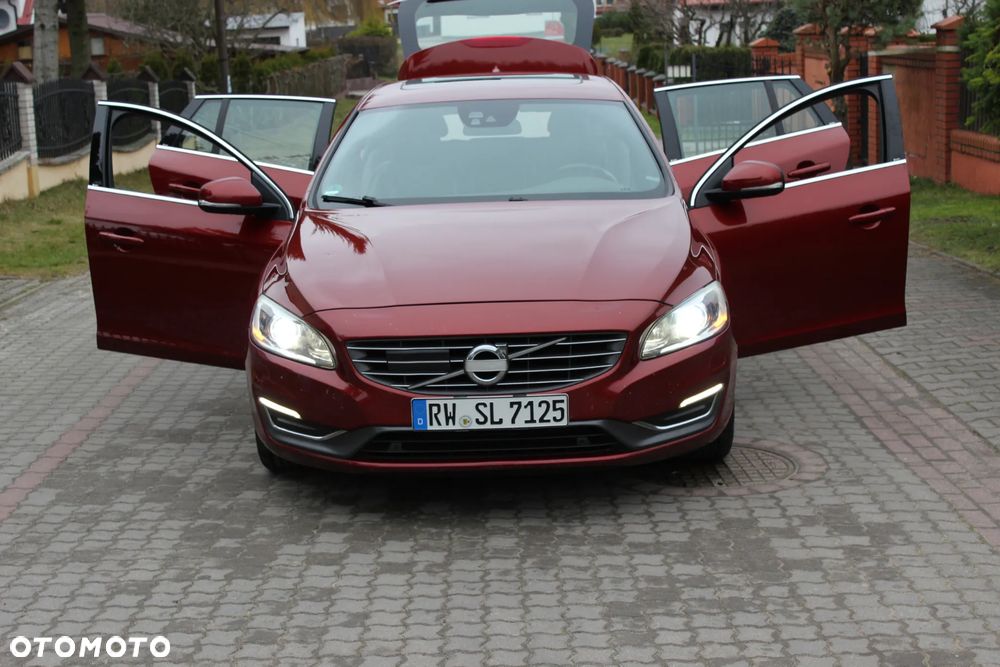 Volvo V60 D5 Geartronic Summum - 30