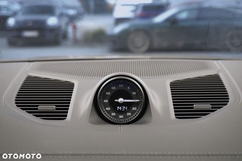 Porsche Cayenne - 23