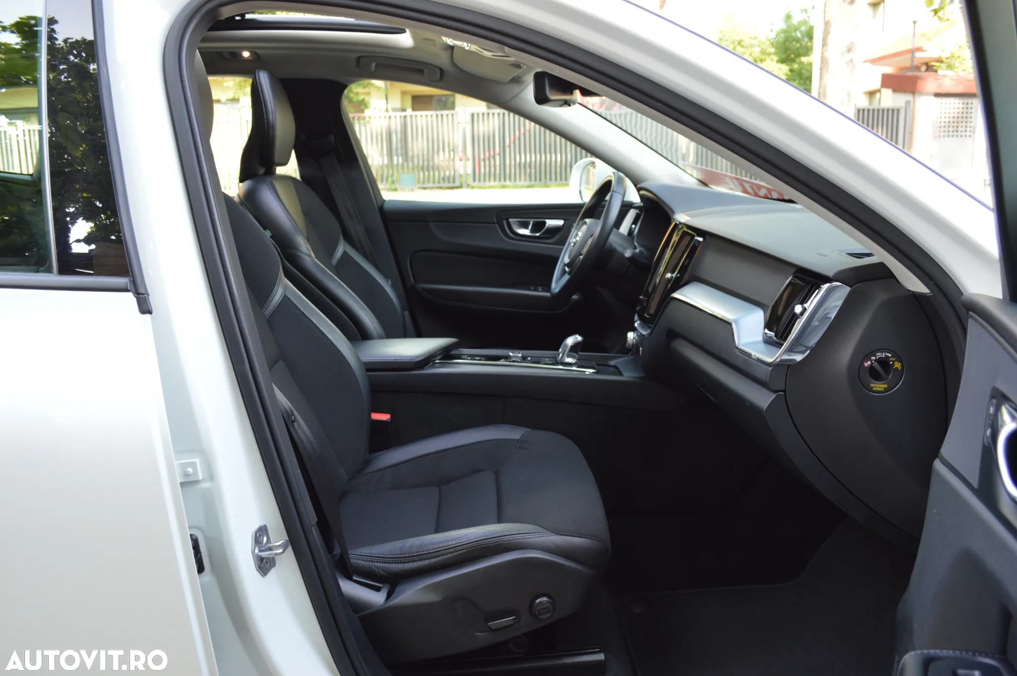 Volvo XC 60 T8 Twin Engine AWD Momentum - 33