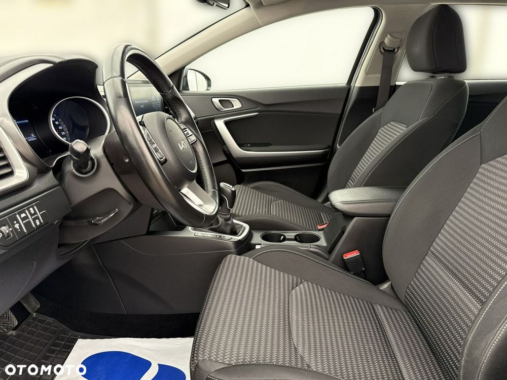 Kia Ceed - 13