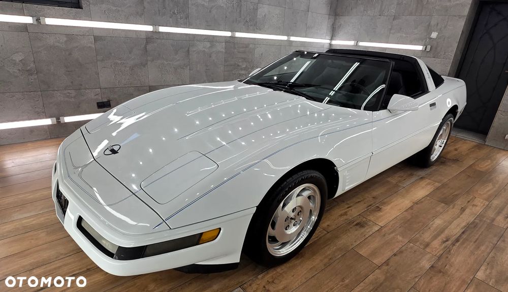 Chevrolet Corvette - 18