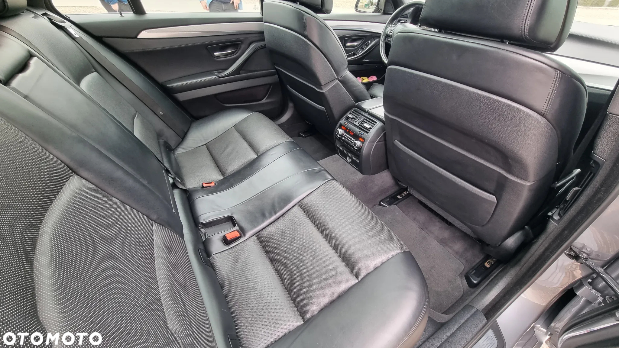 BMW Seria 5 M550d xDrive Touring Sport-Aut - 24