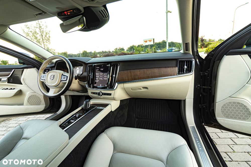 Volvo V90 - 40